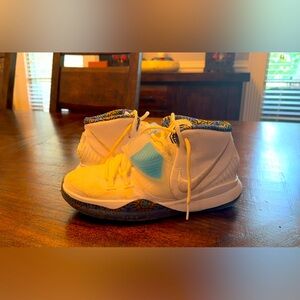 Kyrie 6 (Gradeschool) worn couple times (no box)